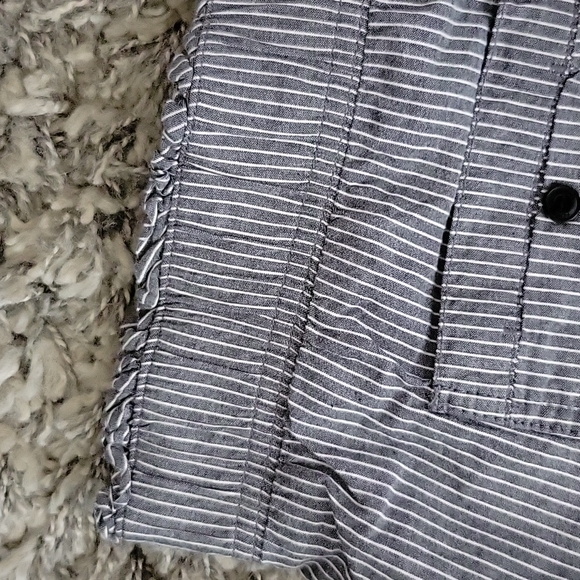 Blue and white striped pull on shorts with ruffle waist size 15 - Picture 5 of 6